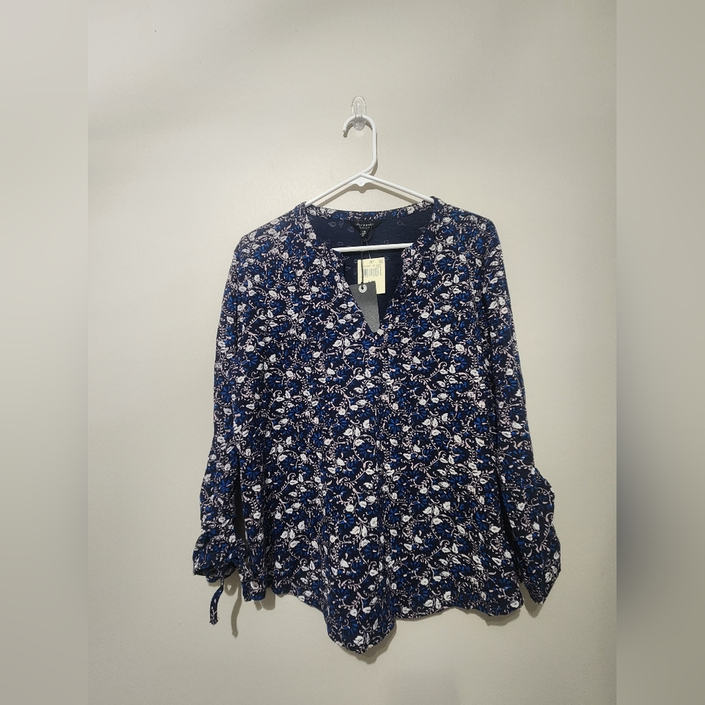NWT Lucky Brand Printed Womens Top Sleeves Can Sinch From Full to 3/4 Sleeve